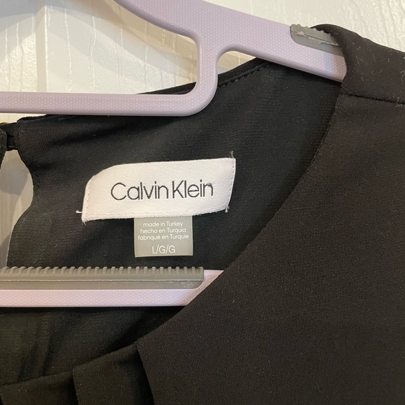 Calvin Klein Top 1 size large and 1 size xtra large - Picture 2 of 3